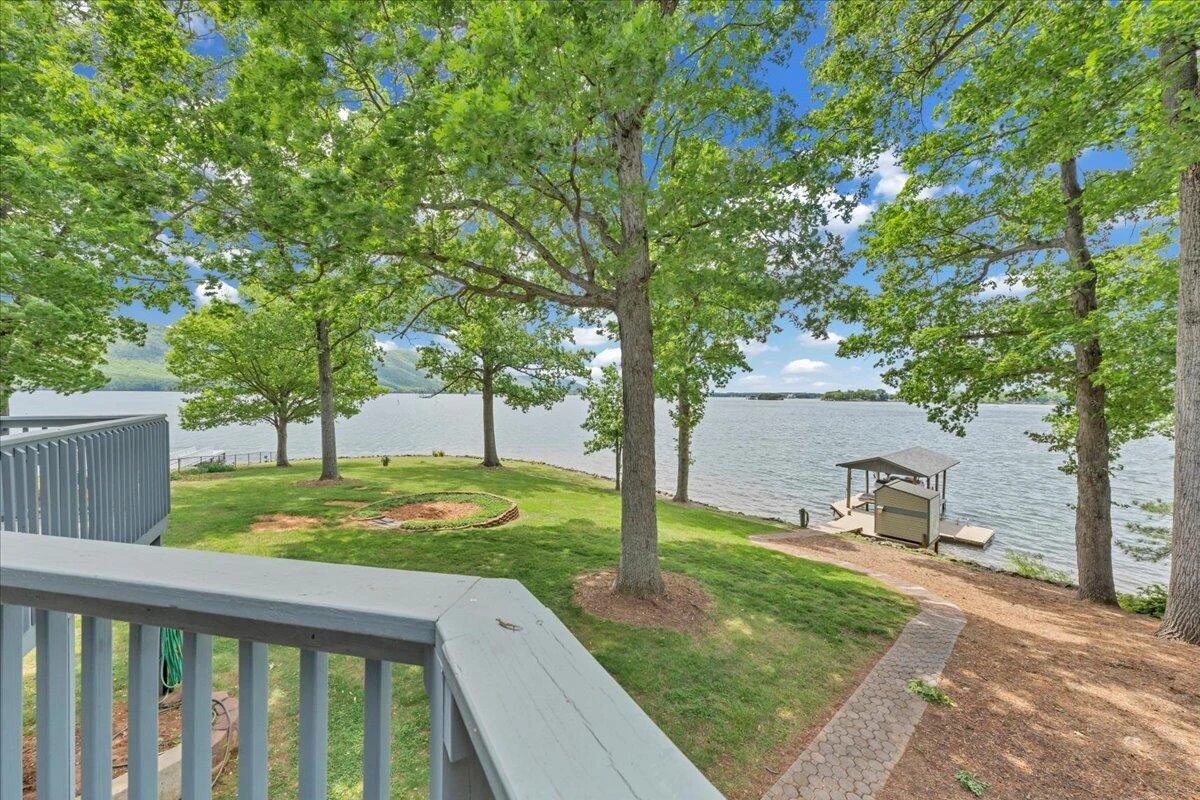 230 Lee DR - Photo 13