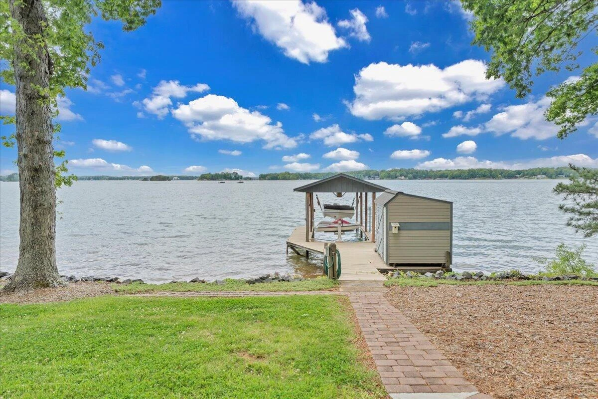 230 Lee DR - Photo 14