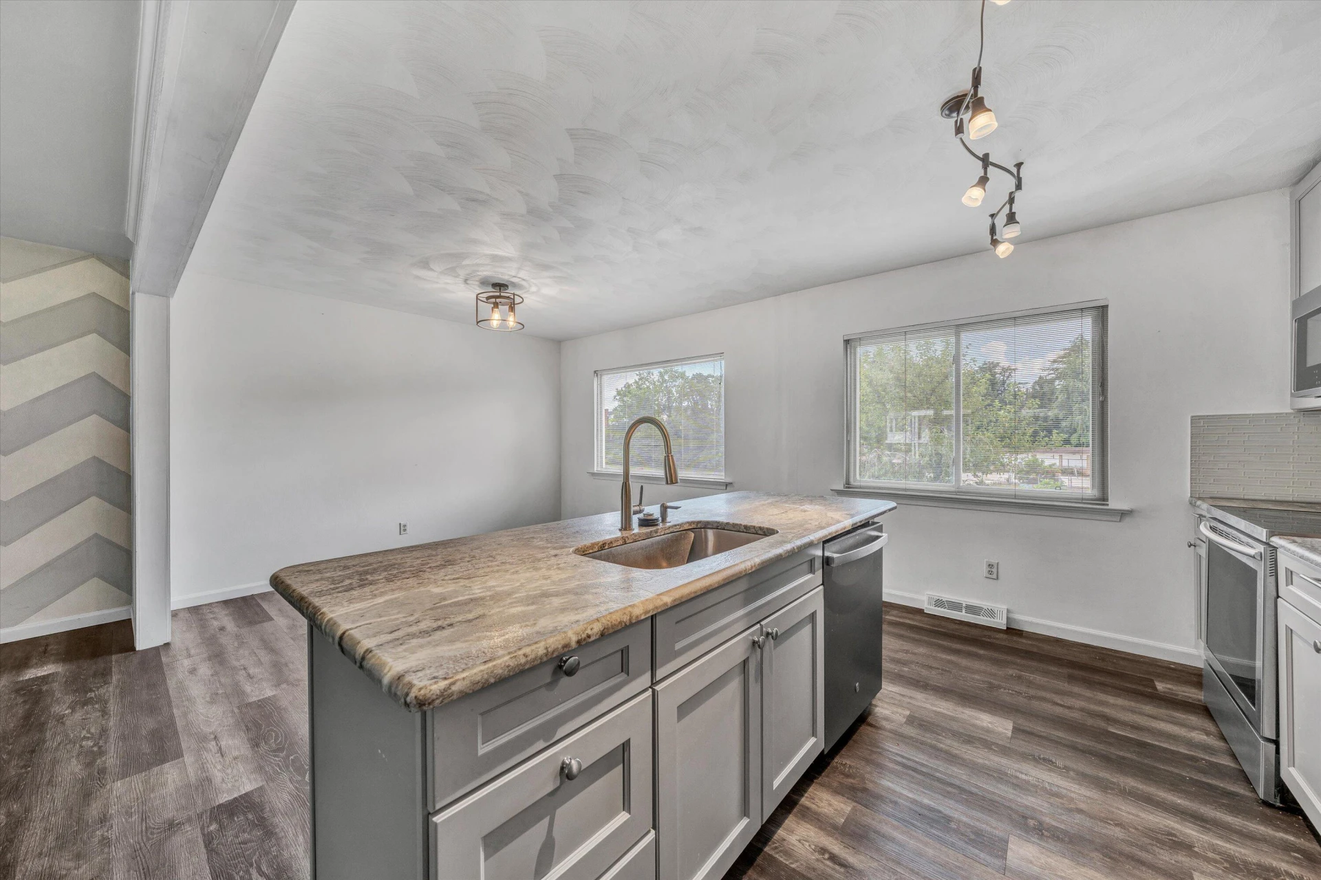 849 Finney DR - Photo 10