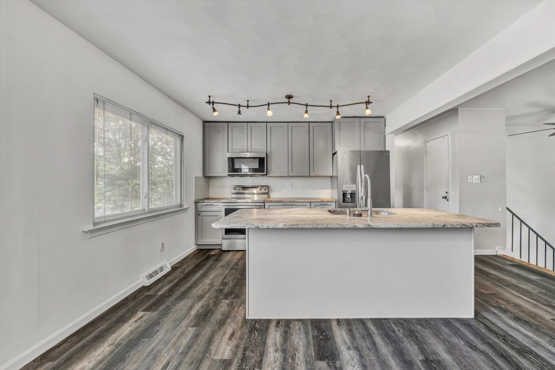 849 Finney DR - Photo 8