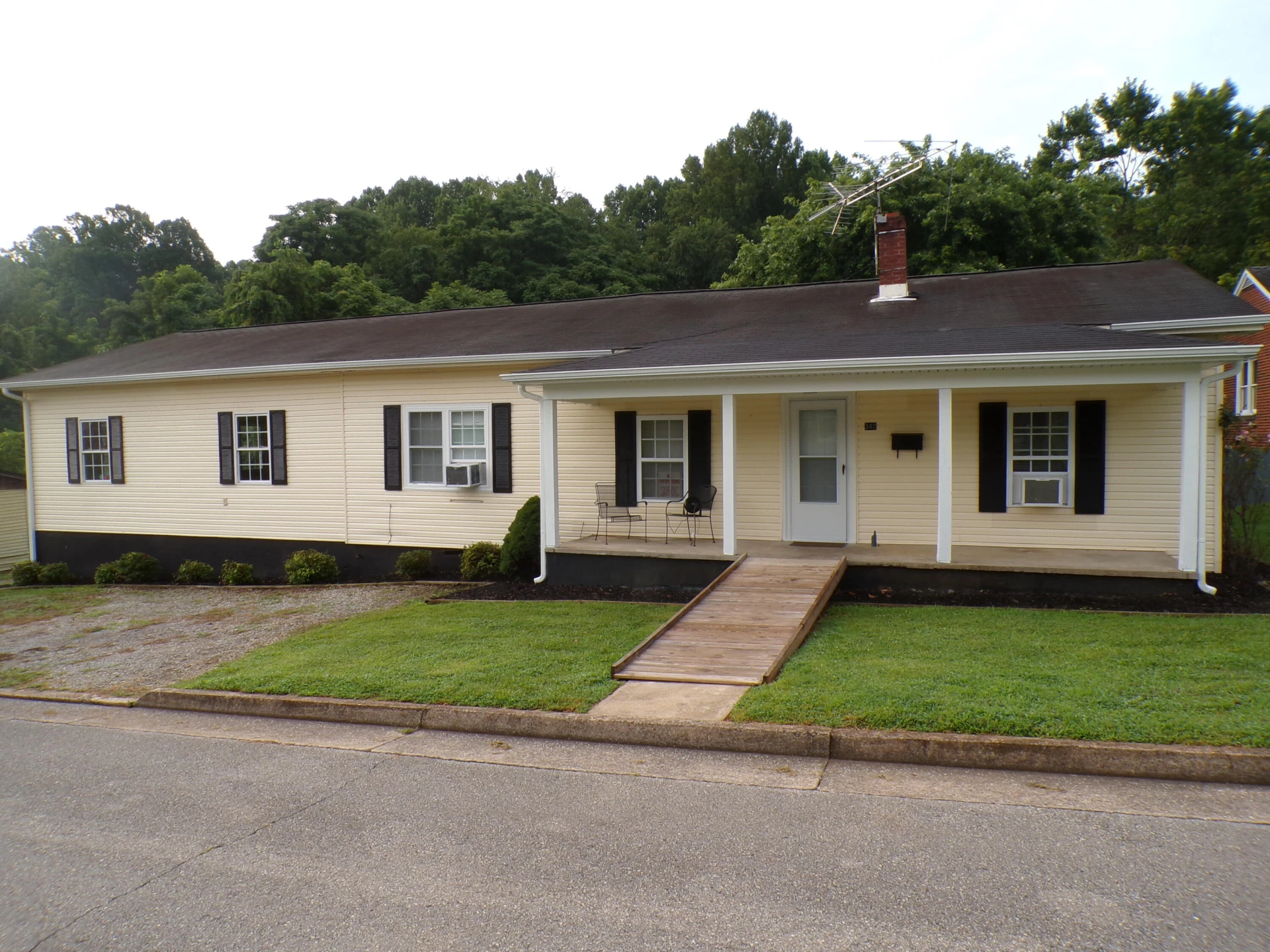 340 Patterson AVE