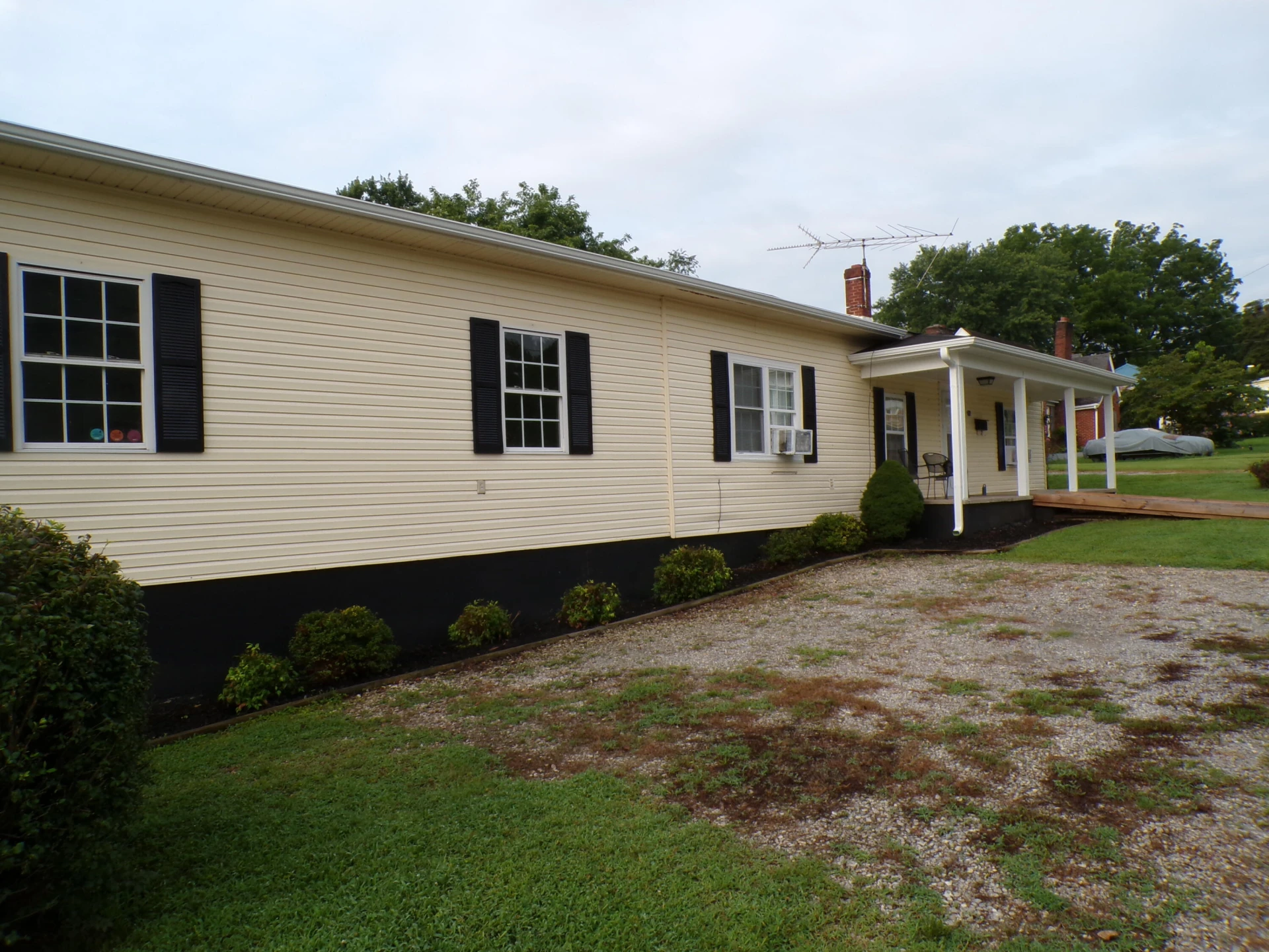 340 Patterson AVE - Photo 2