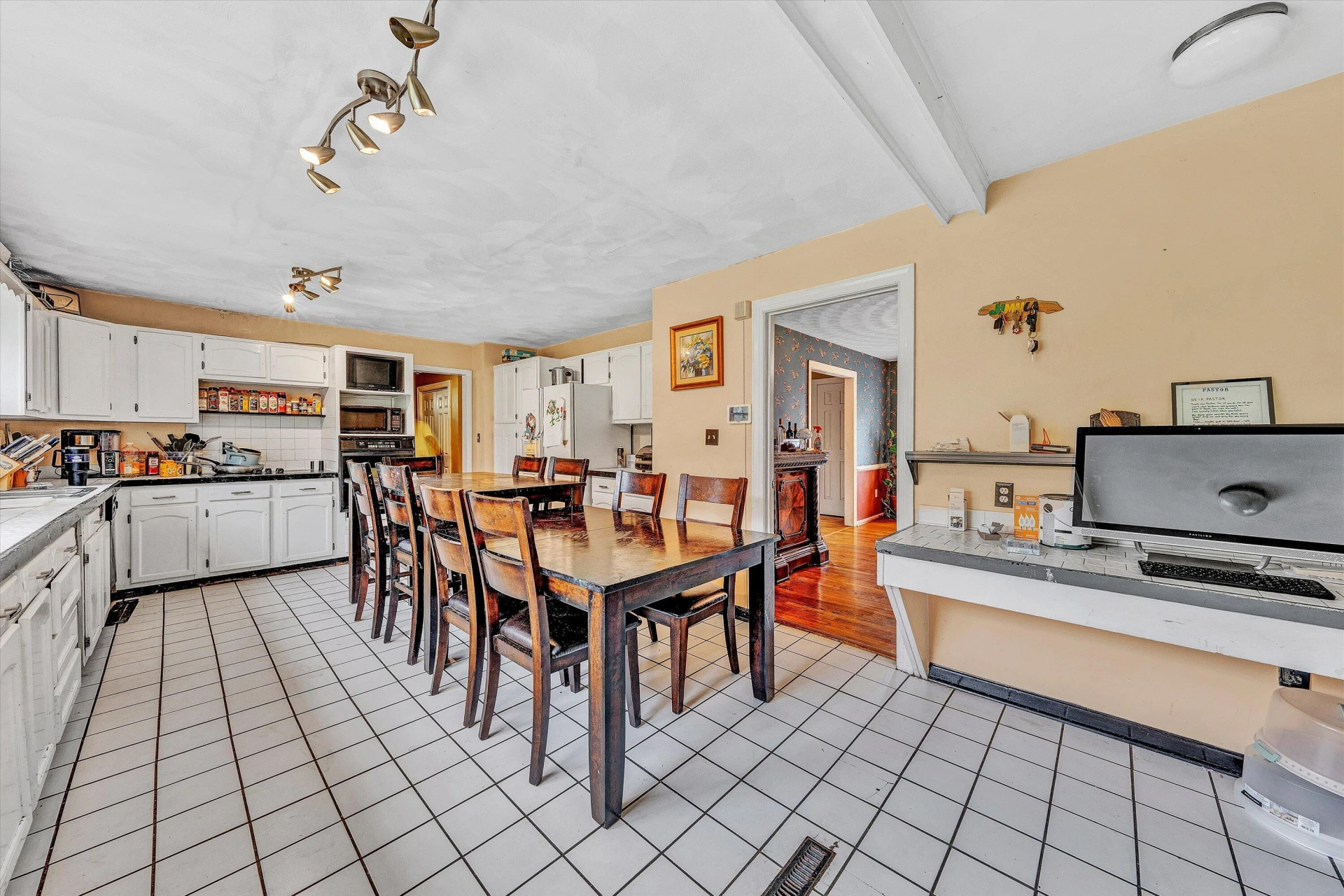 3720 Laurel Ridge RD - Photo 9