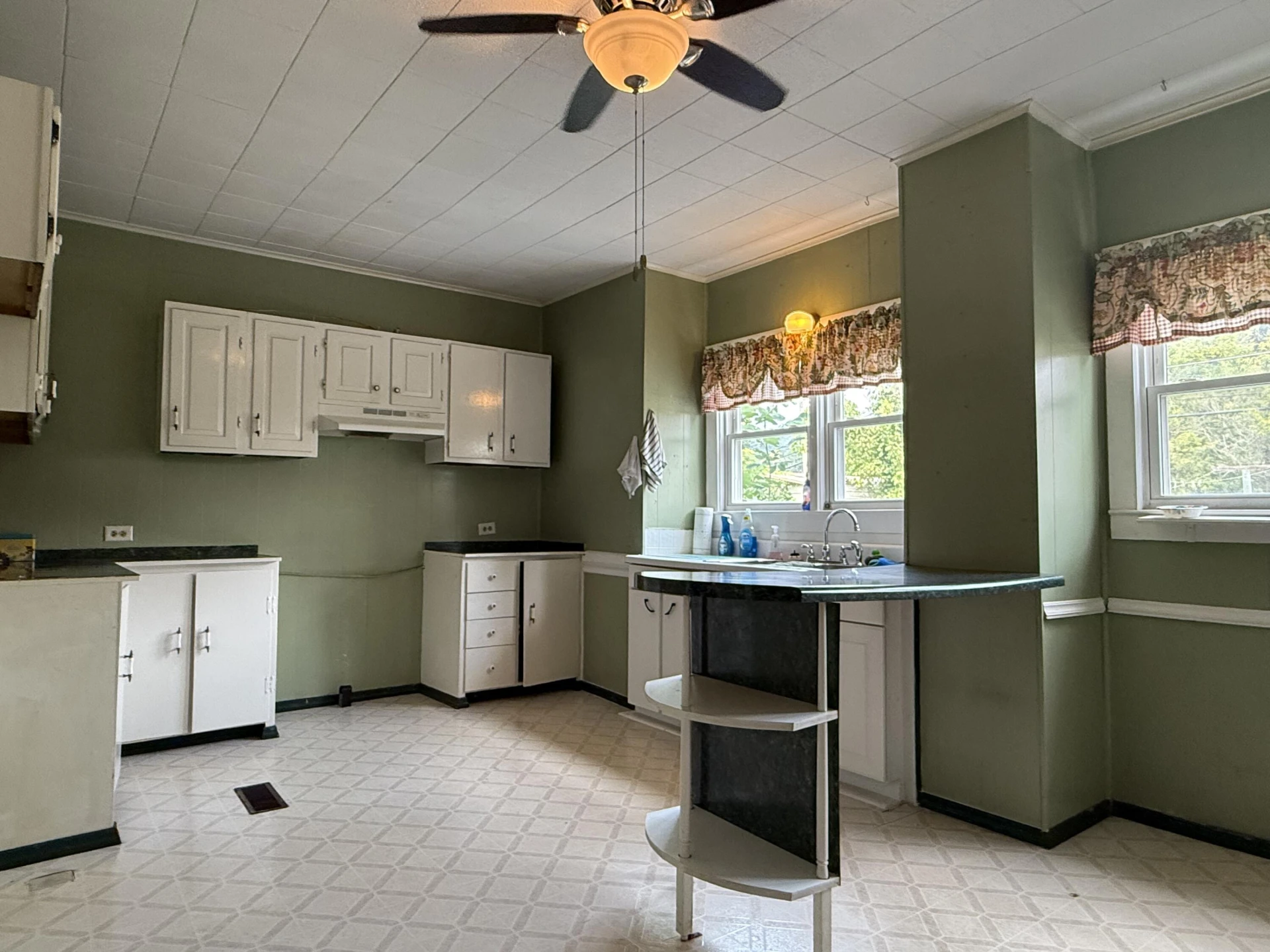 412 Ridgeway ST - Photo 10