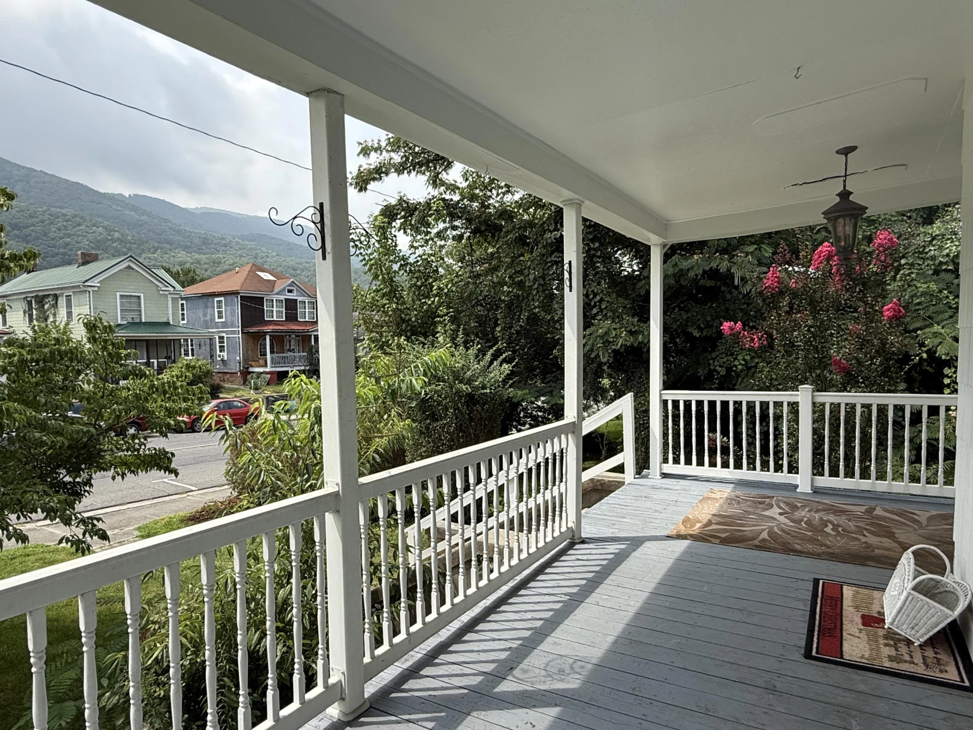 412 Ridgeway ST - Photo 4