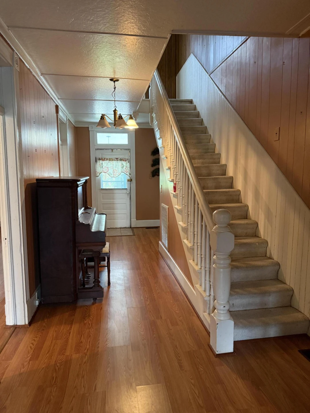 412 Ridgeway ST - Photo 5