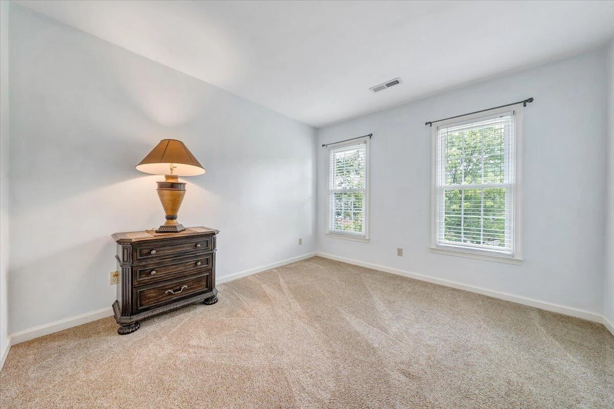 1809 Ashbury DR - Photo 32