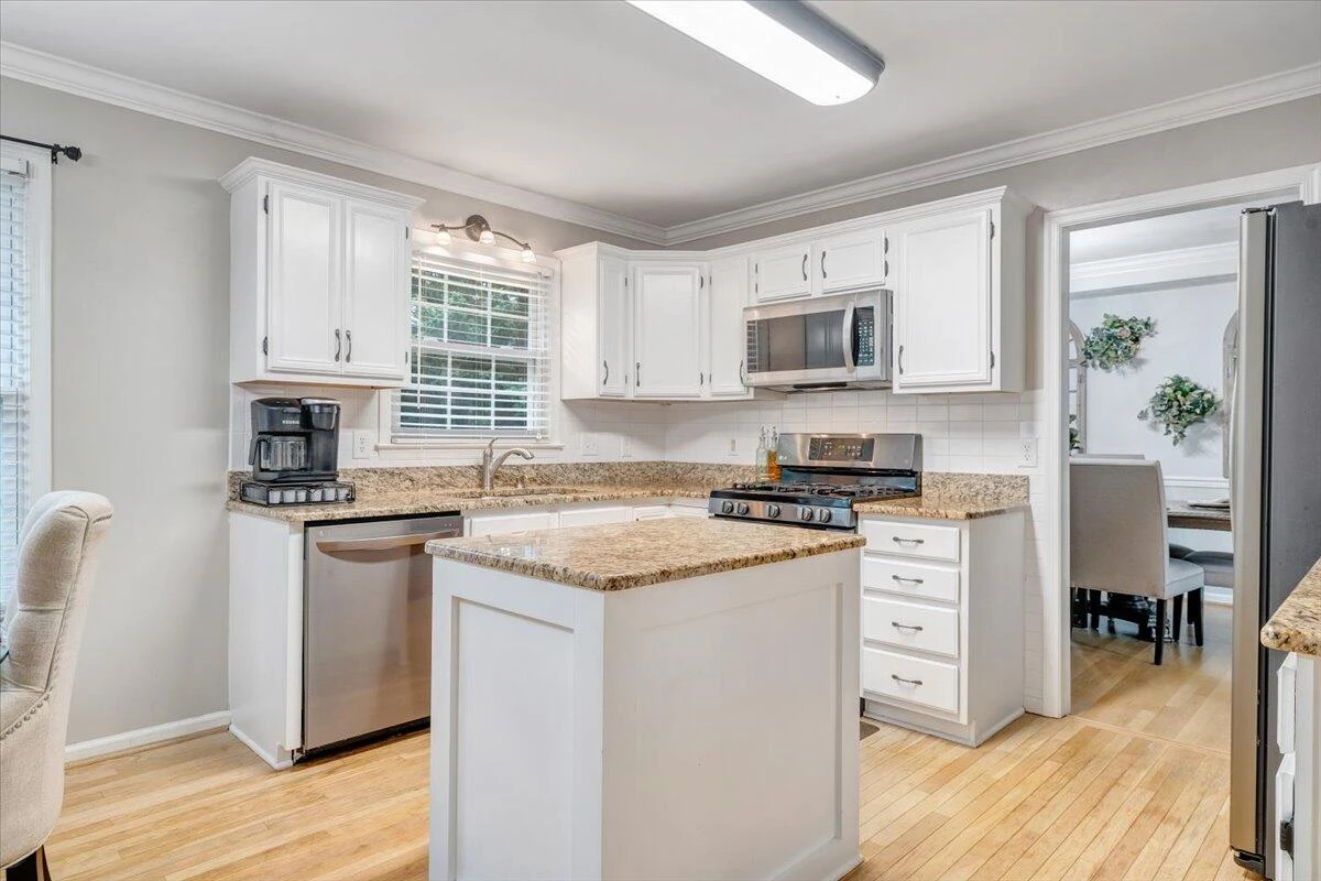 1809 Ashbury DR - Photo 4