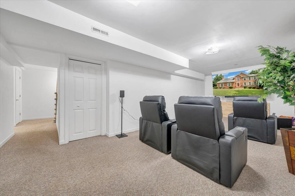 1809 Ashbury DR - Photo 44