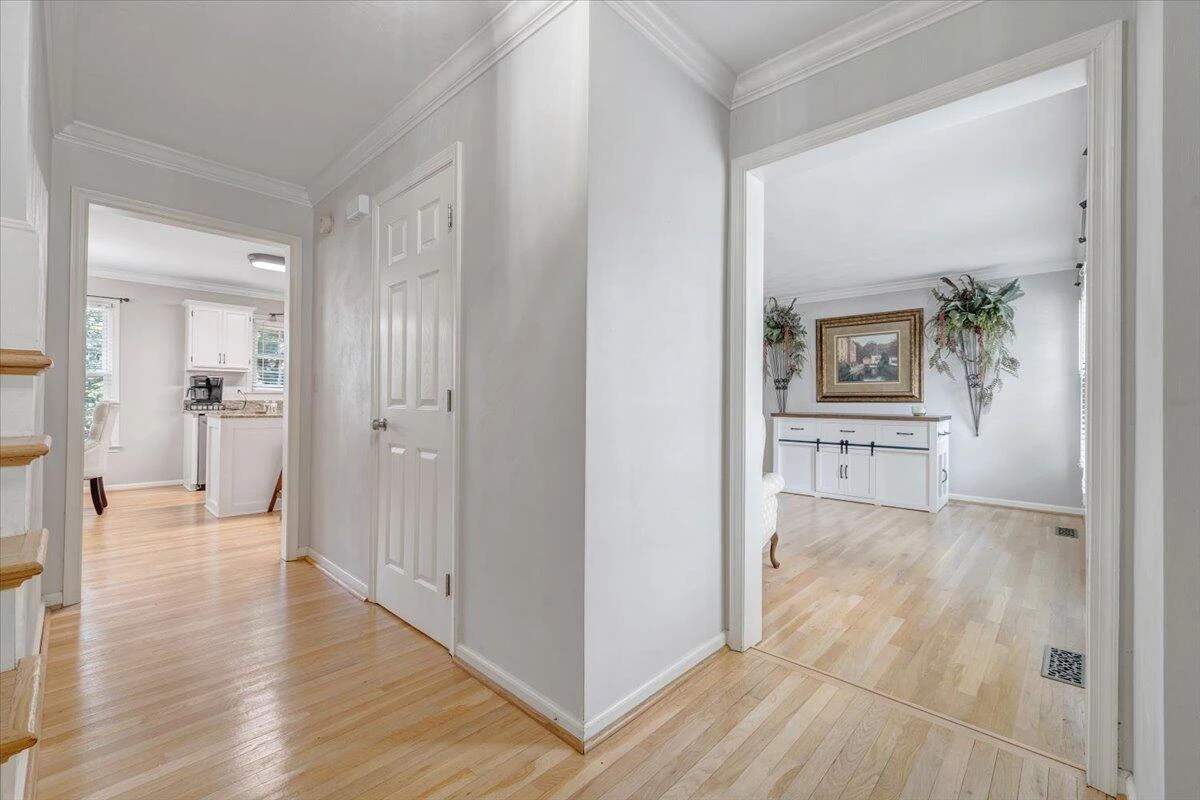 1809 Ashbury DR - Photo 9