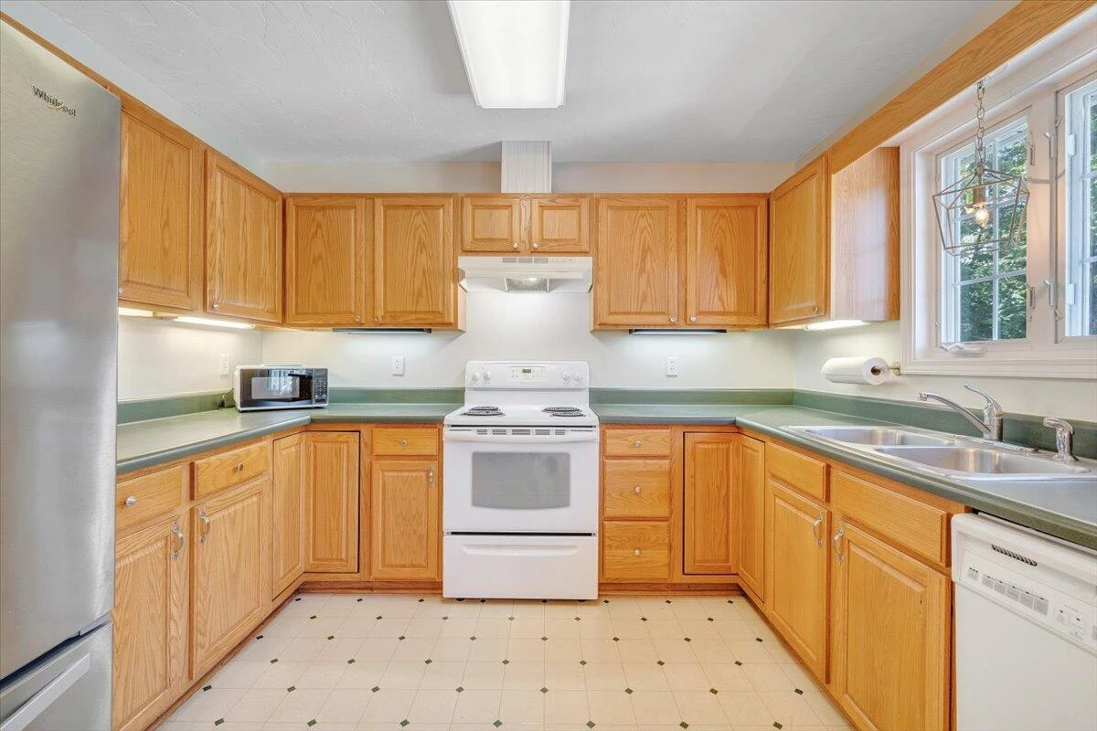 2043 Mulberry ST - Photo 12