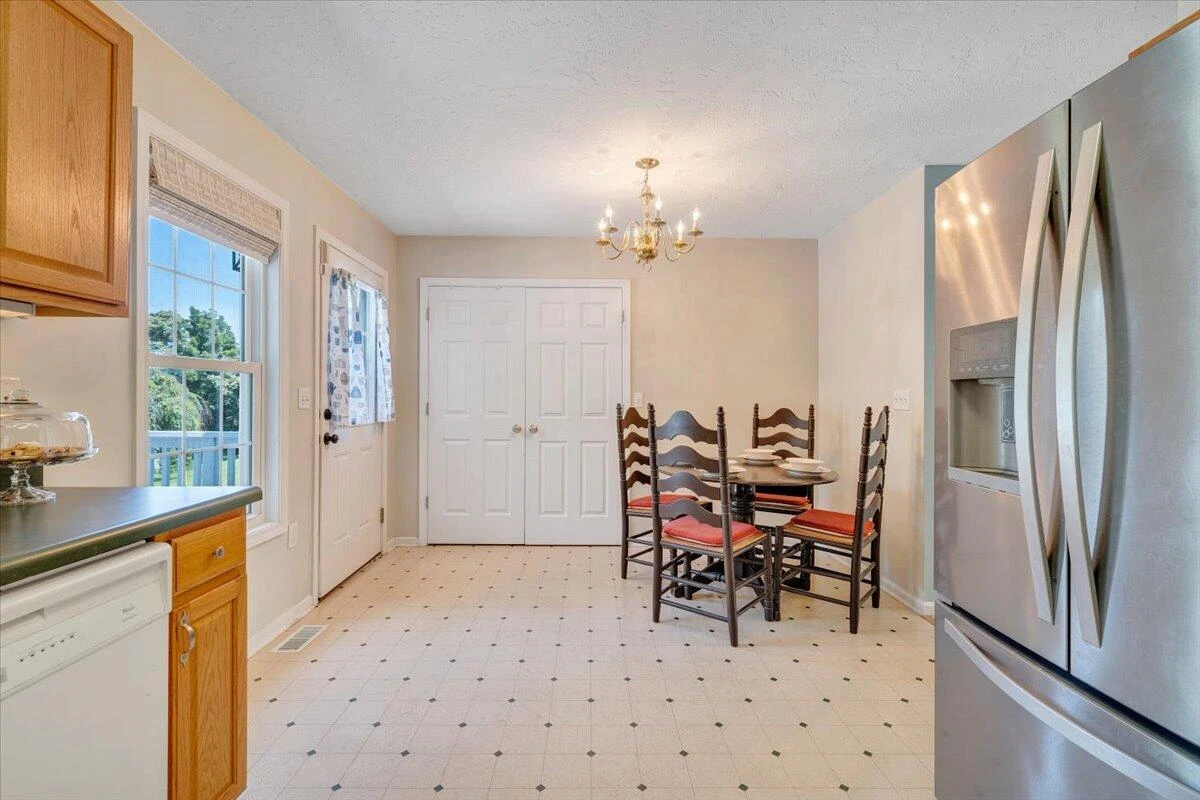 2043 Mulberry ST - Photo 14