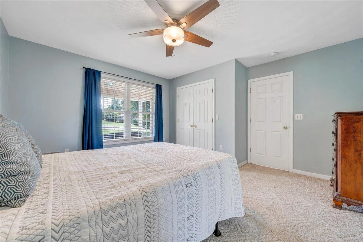 2043 Mulberry ST - Photo 18