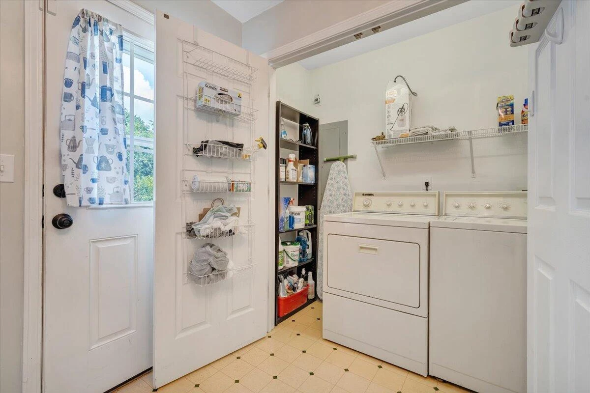 2043 Mulberry ST - Photo 27