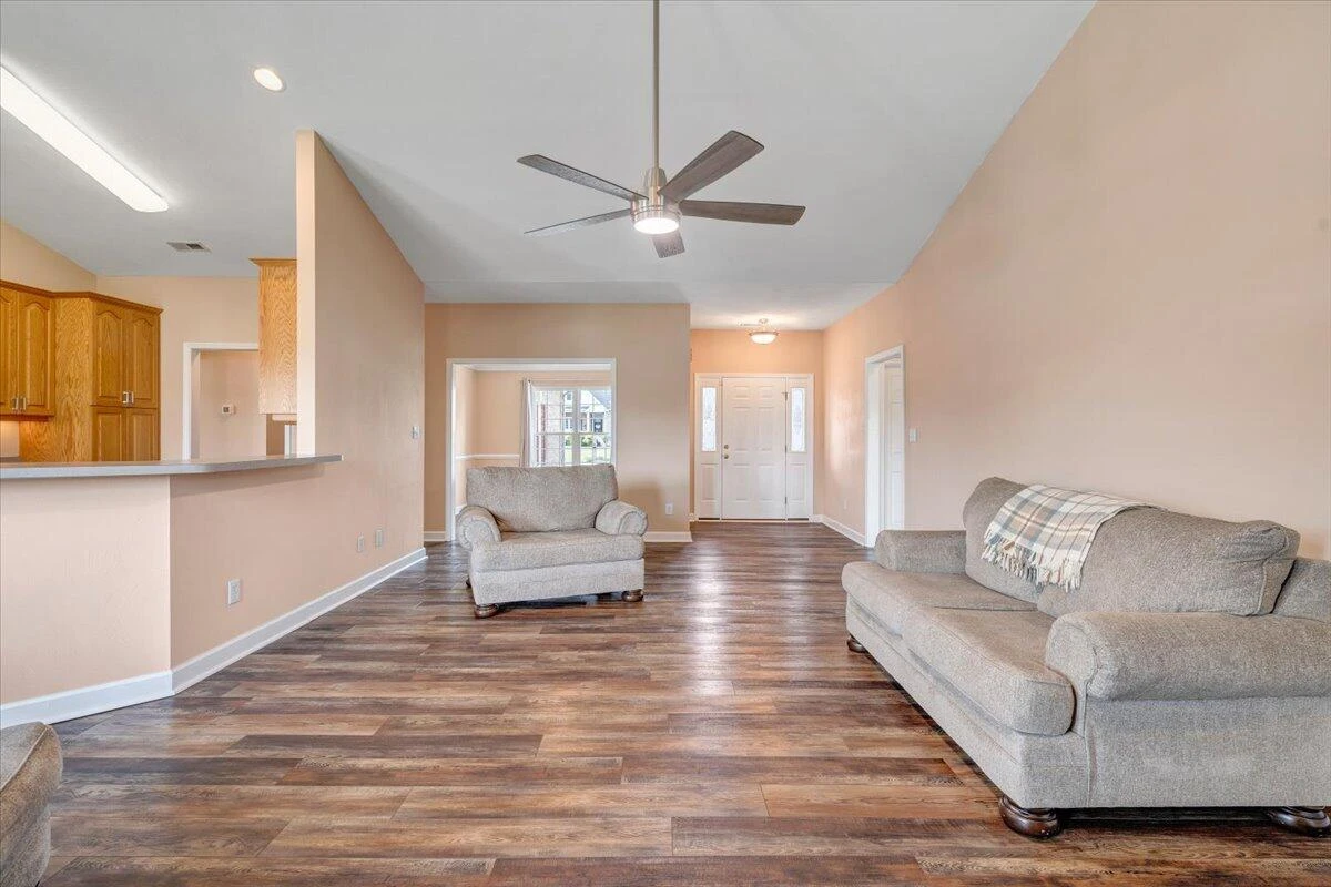 1380 Crutchfield ST - Photo 11