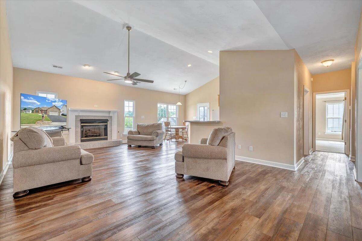 1380 Crutchfield ST - Photo 12