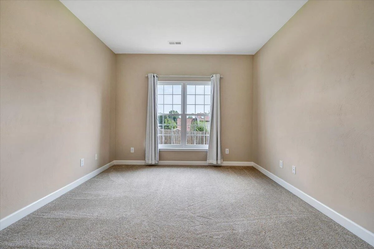 1380 Crutchfield ST - Photo 17