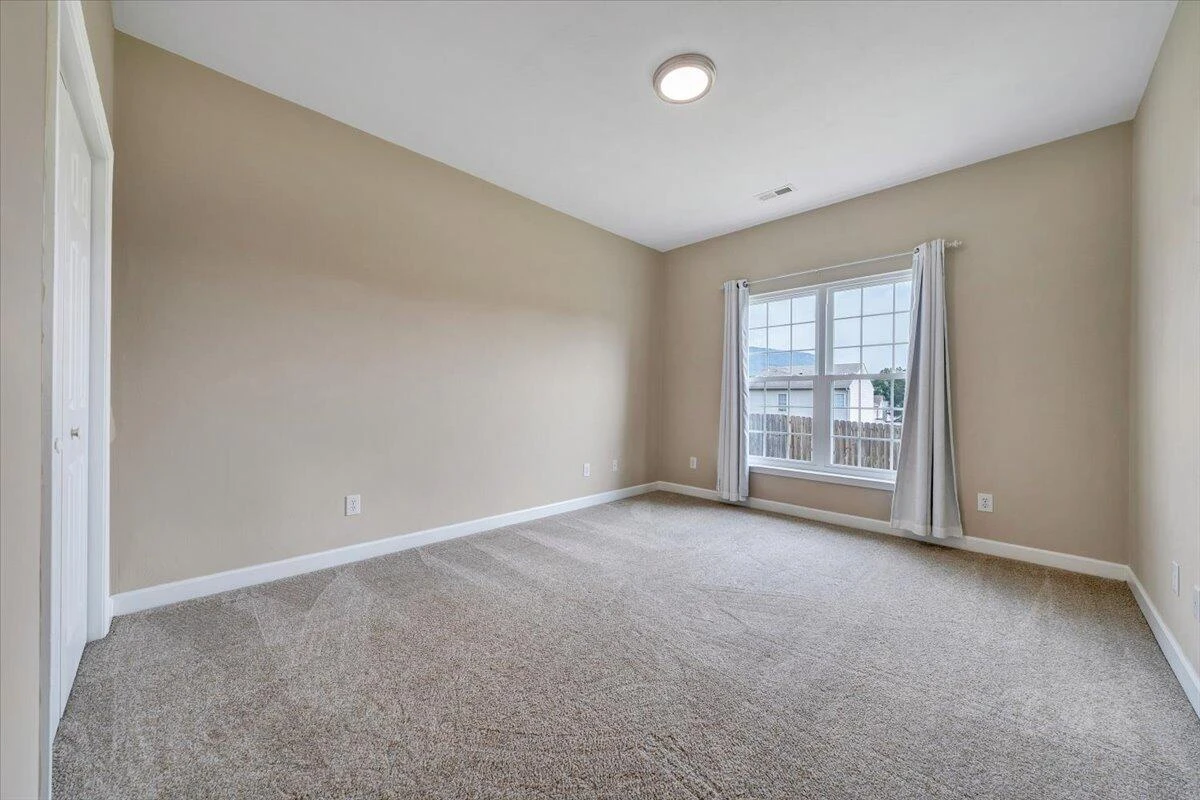 1380 Crutchfield ST - Photo 18