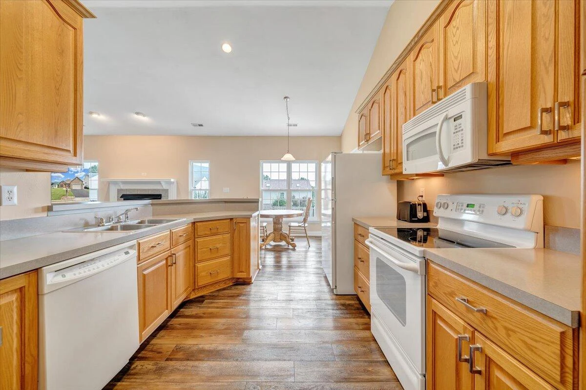 1380 Crutchfield ST - Photo 22