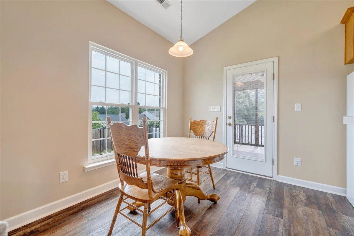 1380 Crutchfield ST - Photo 24