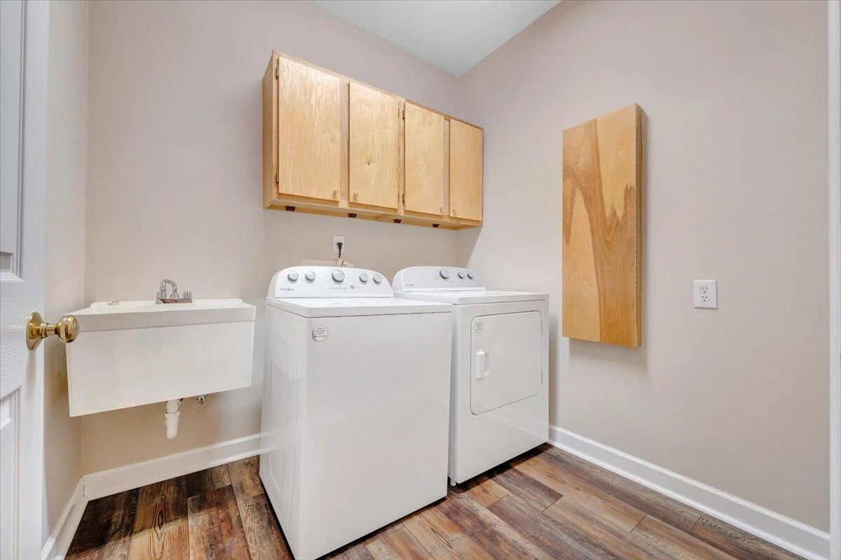 1380 Crutchfield ST - Photo 34