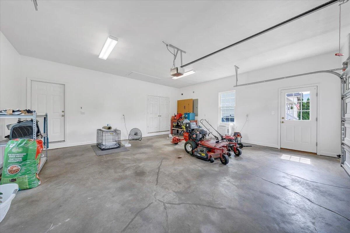 1380 Crutchfield ST - Photo 35