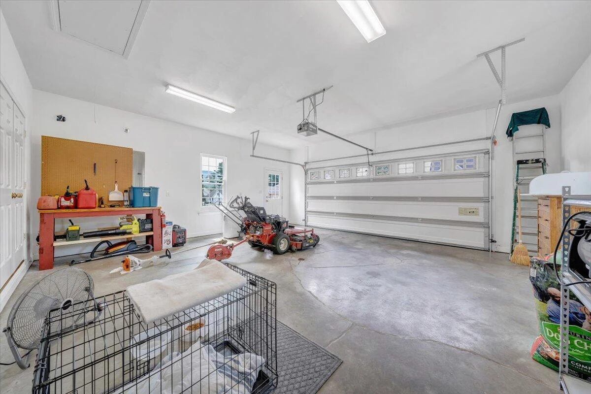 1380 Crutchfield ST - Photo 36