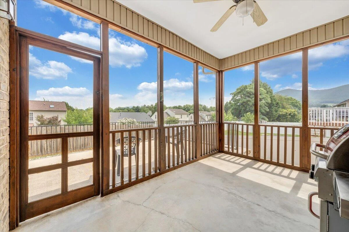 1380 Crutchfield ST - Photo 37