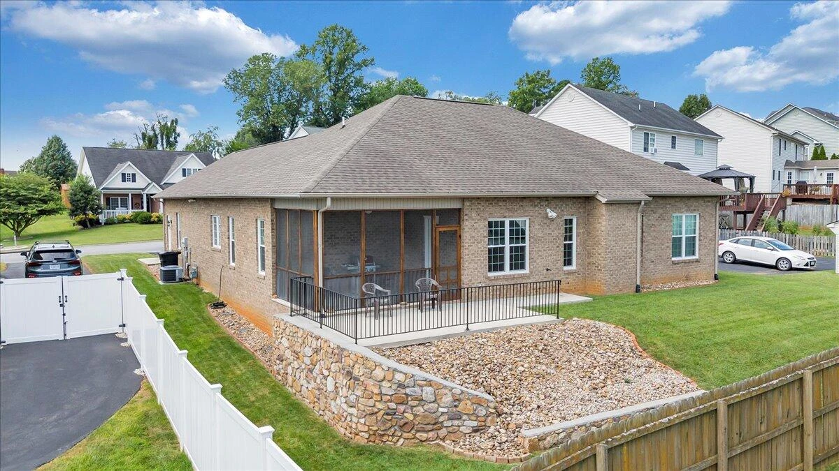 1380 Crutchfield ST - Photo 43