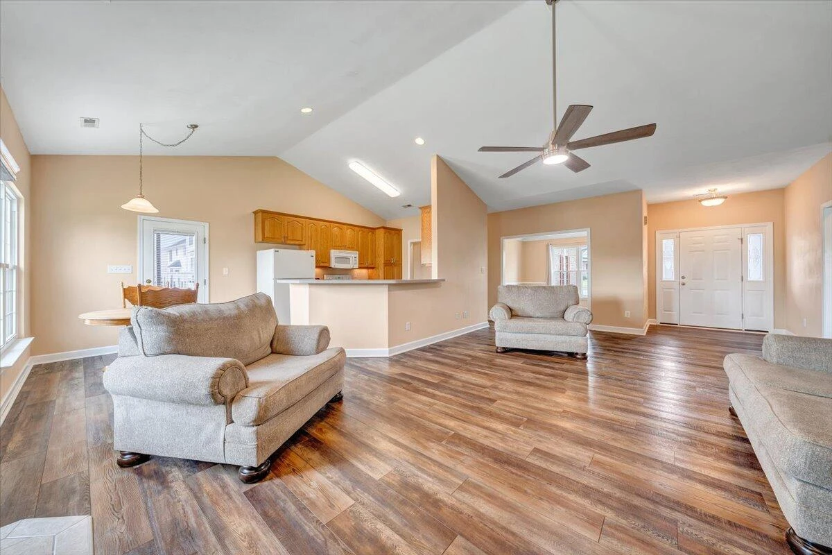 1380 Crutchfield ST - Photo 10