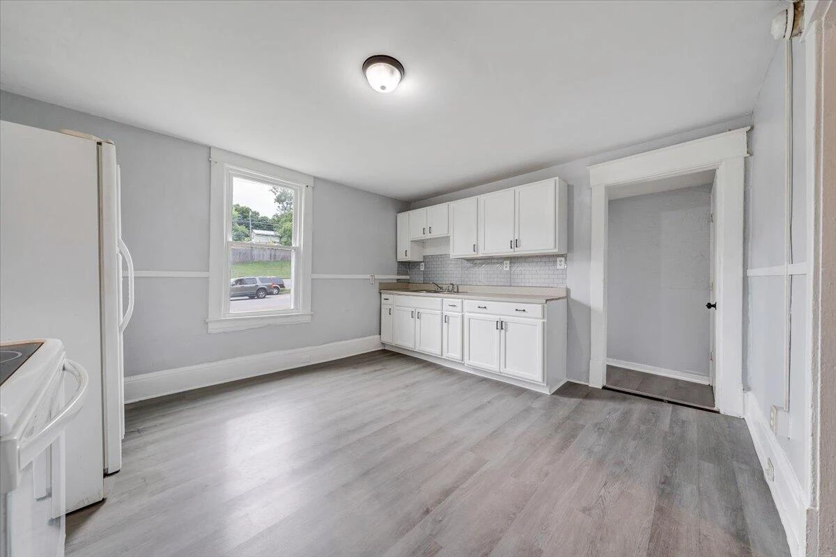 1304 Dale AVE - Photo 9