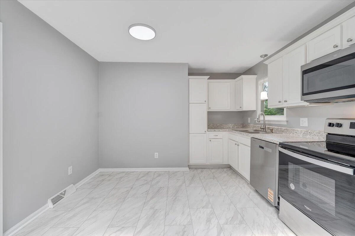 4235 Tennessee AVE - Photo 13