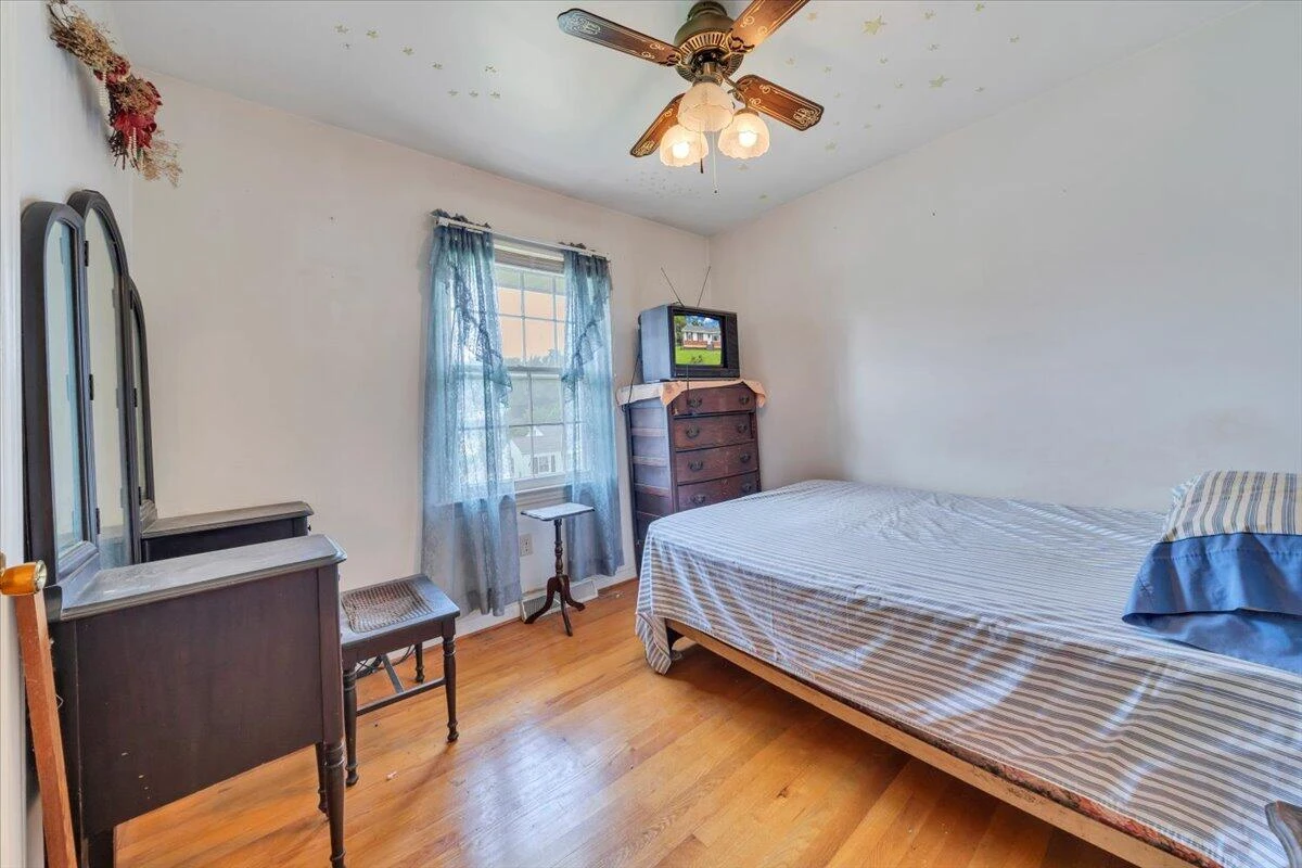 5116 Woodlawn RD - Photo 11