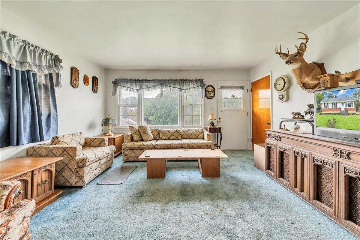 5116 Woodlawn RD - Photo 3