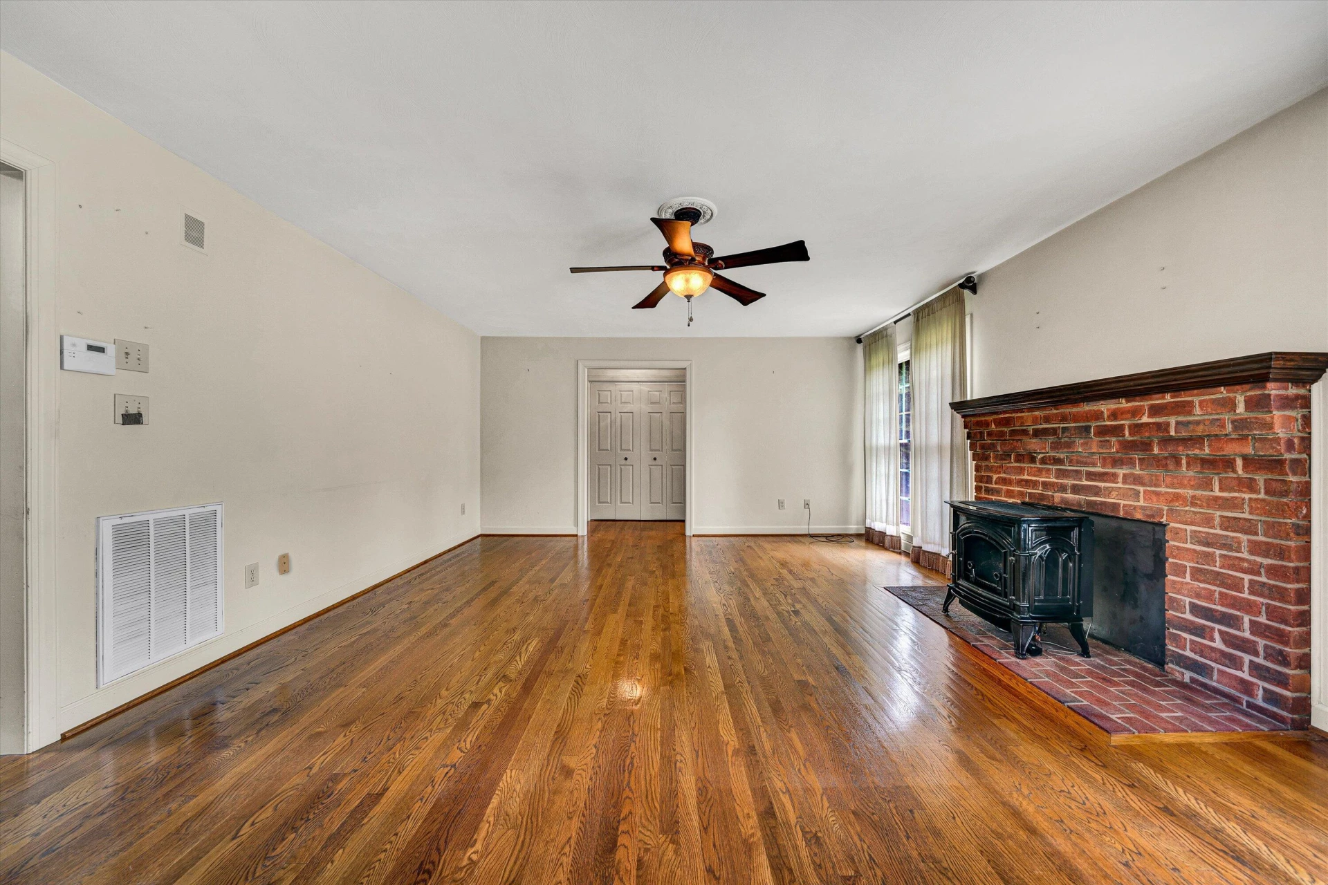 433 Rollingwood CT - Photo 16