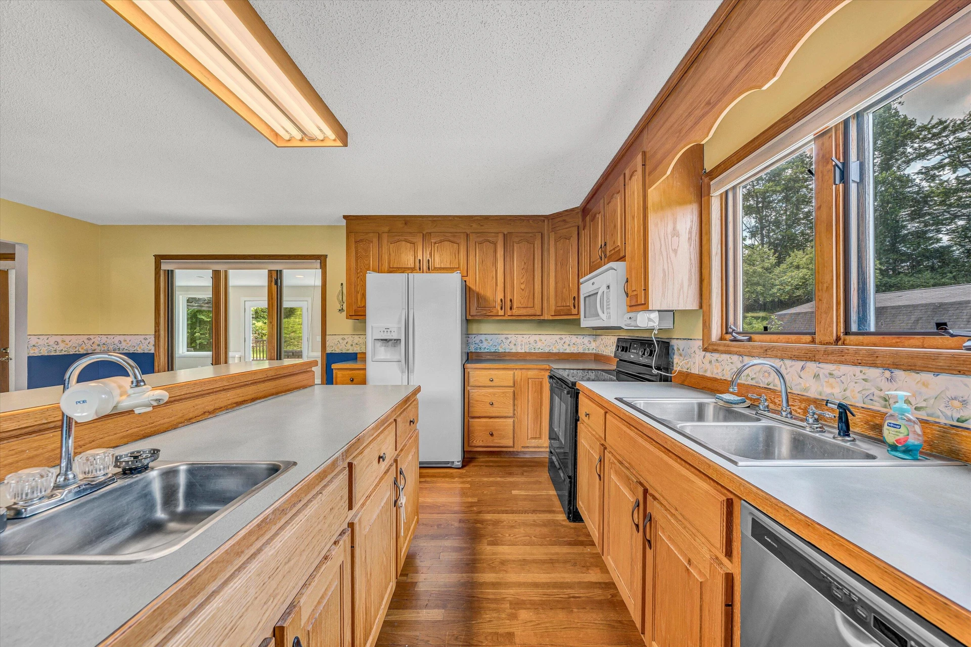 501 Saddlewood DR - Photo 18