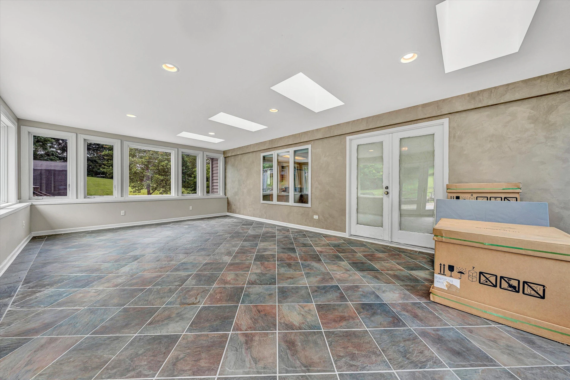 501 Saddlewood DR - Photo 27