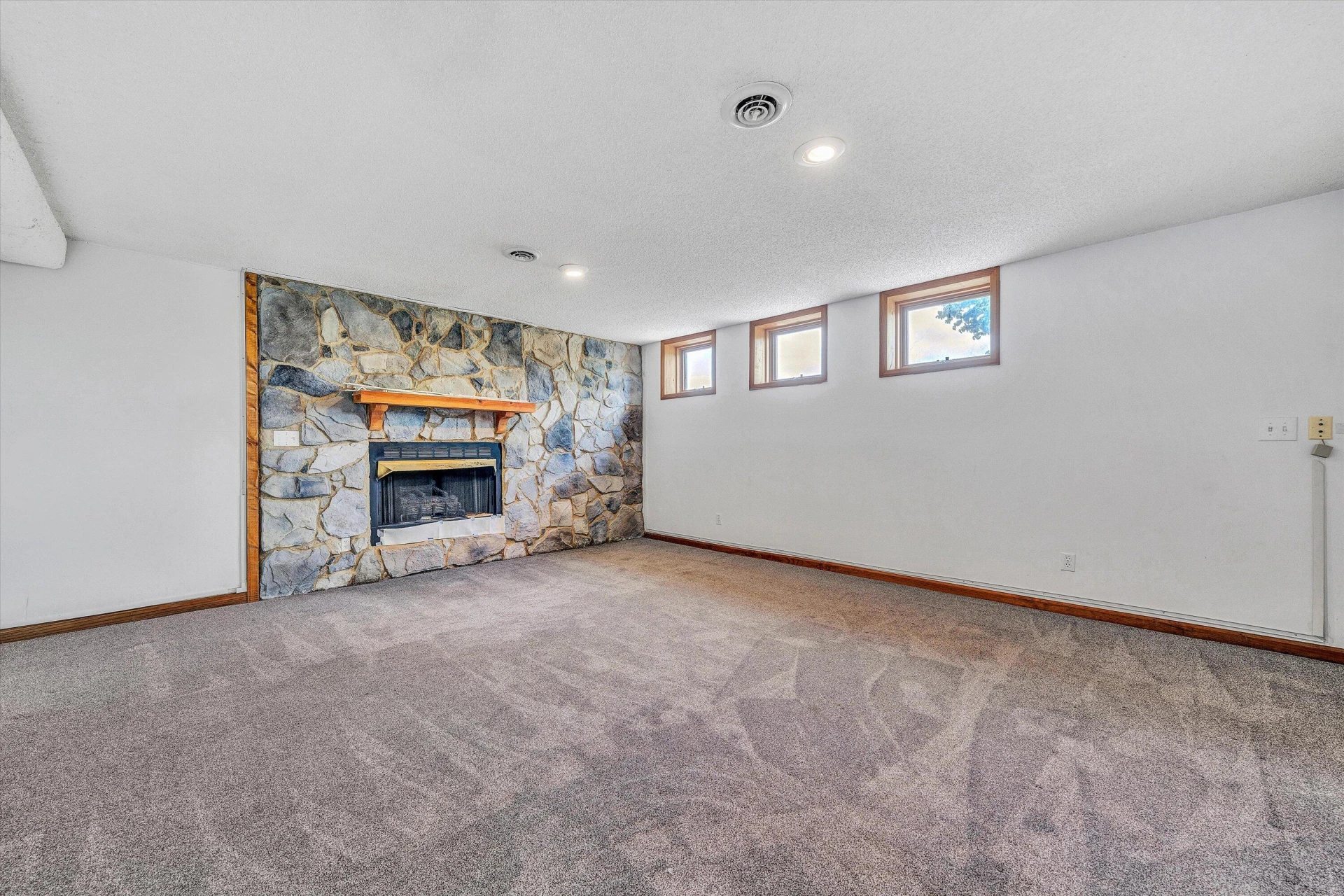501 Saddlewood DR - Photo 43