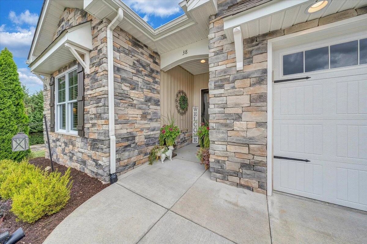 38 Luna CT - Photo 3