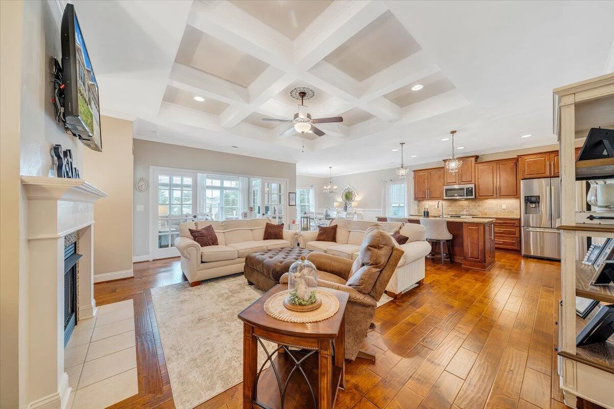 38 Luna CT - Photo 8