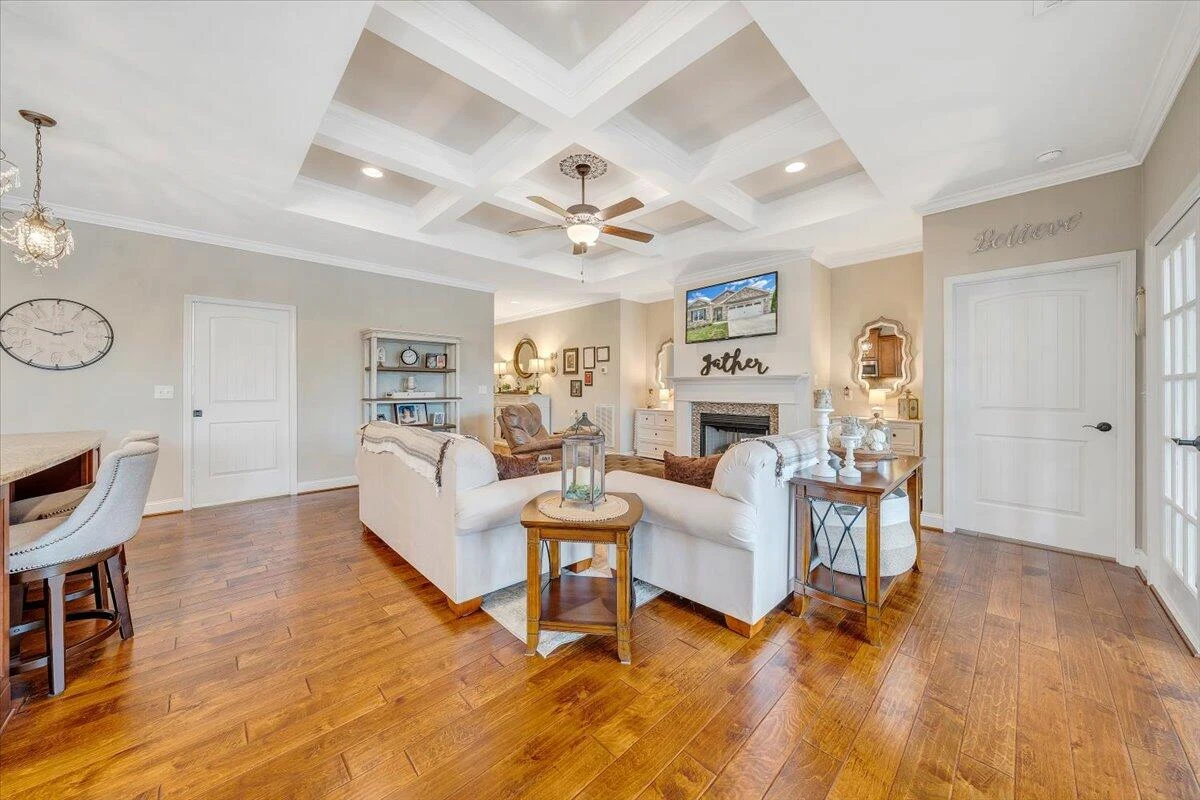38 Luna CT - Photo 10