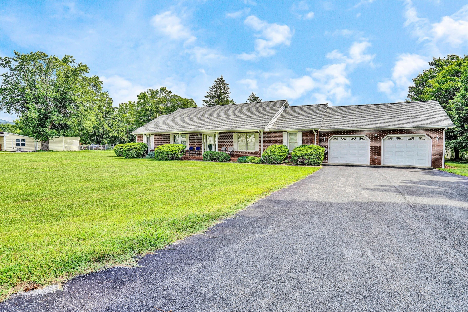 311 Herndon AVE - Photo 3