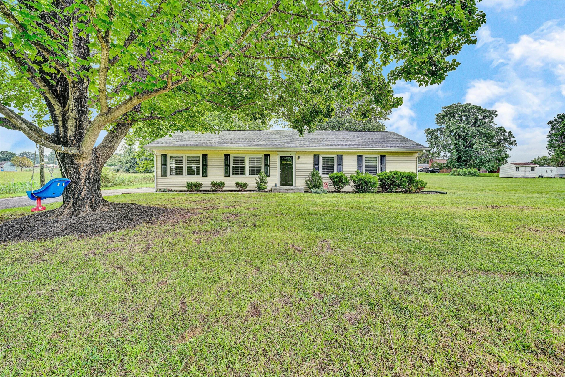 84 Oak LN