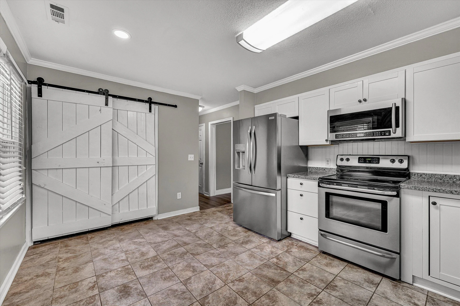 84 Oak LN - Photo 8