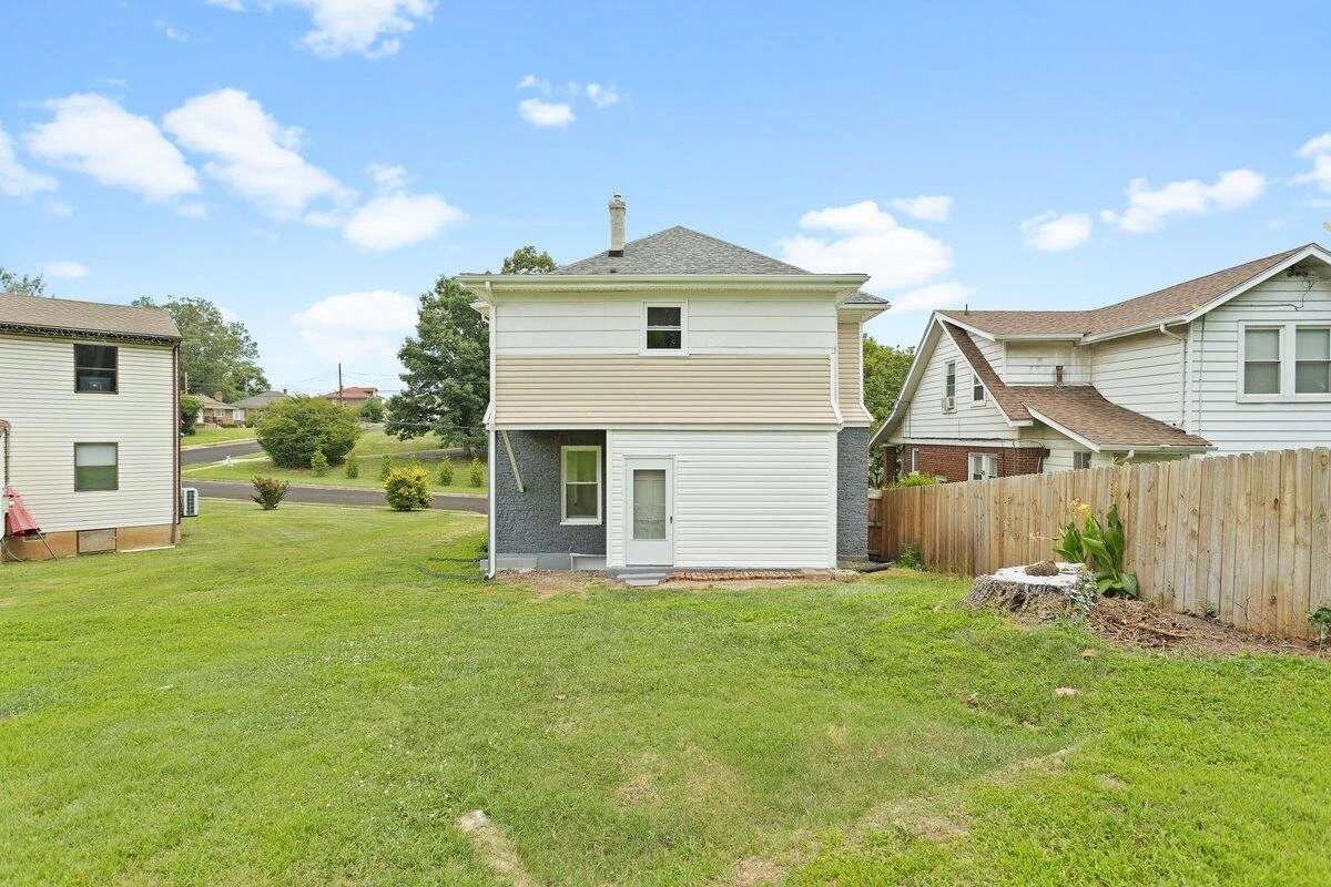 916 14Th ST - Photo 21