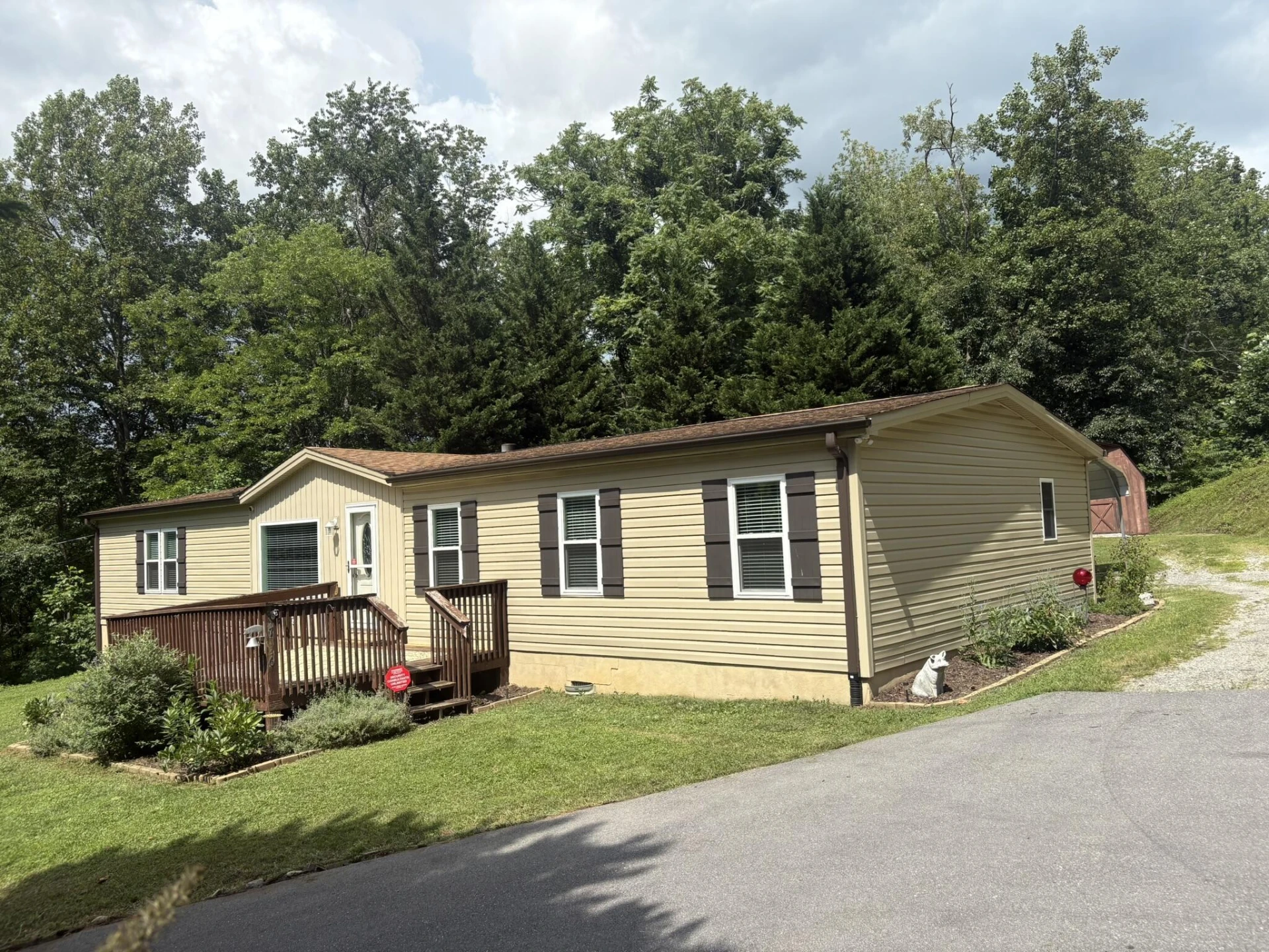 7526 Apple Grove LN