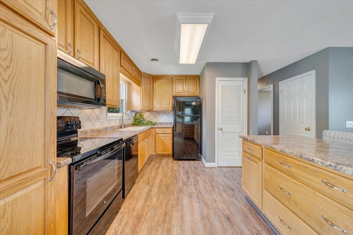 2835 Envoy DR - Photo 13
