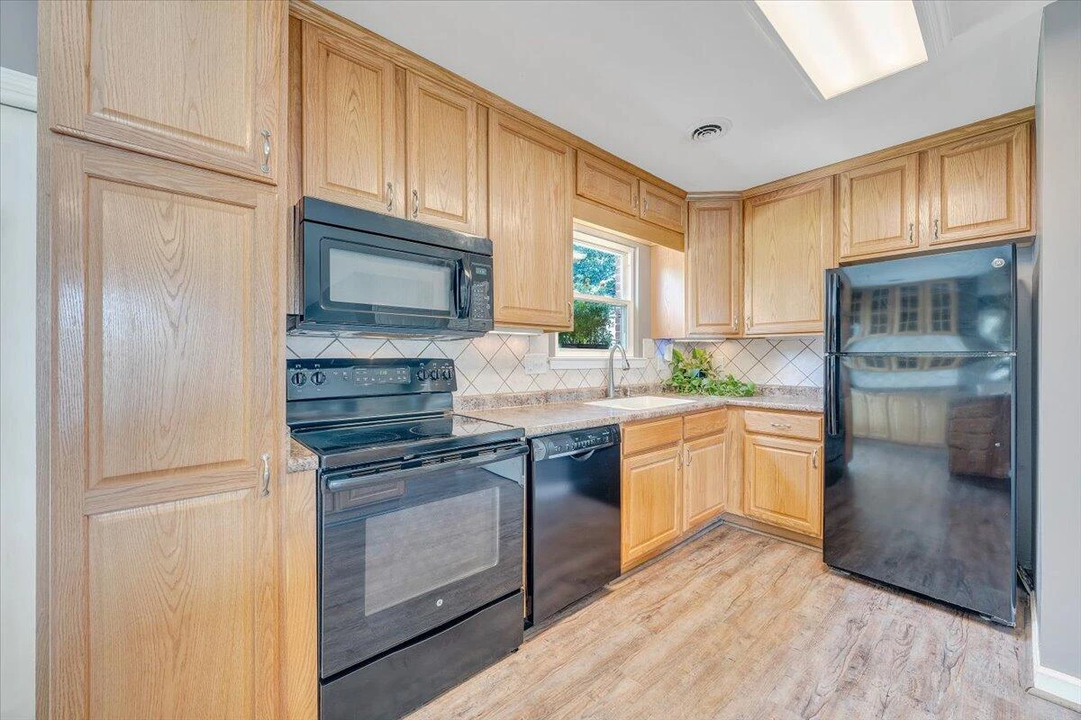 2835 Envoy DR - Photo 14