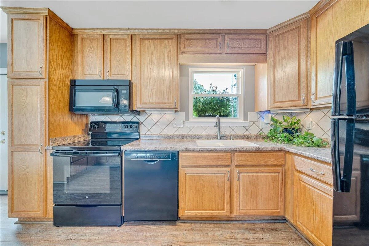 2835 Envoy DR - Photo 16