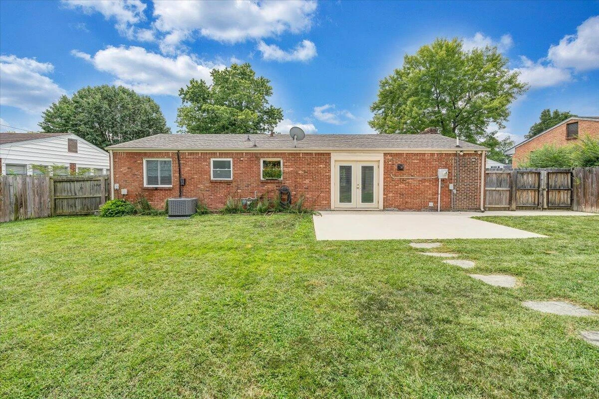 2835 Envoy DR - Photo 31